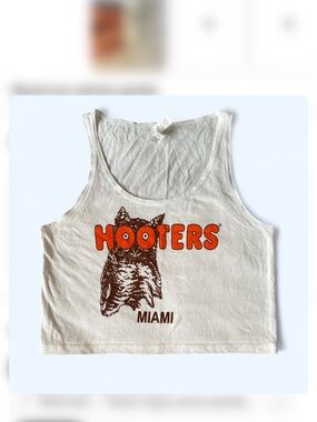 Hooters cropped tank top BNWOT MIAMI 🦉